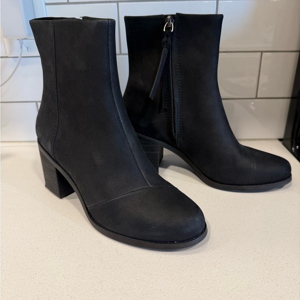 TOMS Womens Black Heeled Ankle Boots Classic Block Heel Booties Size 7